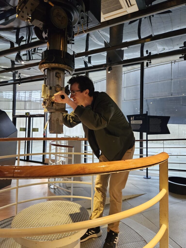 étudiants visitent la Cité des sciences Paris