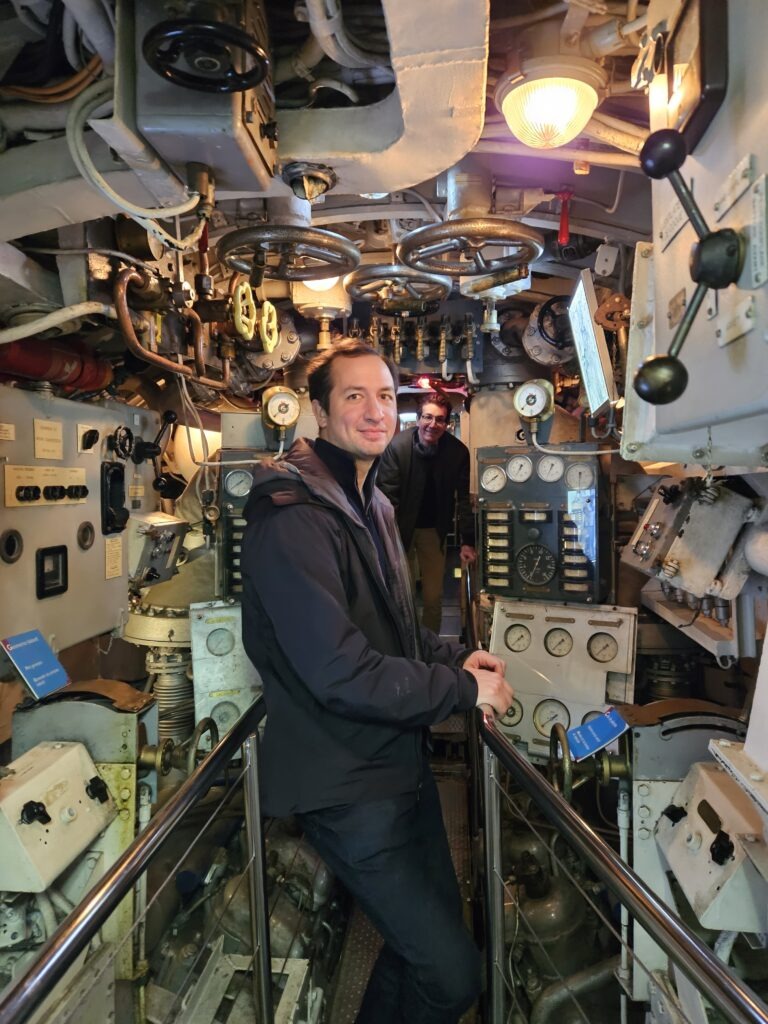 étudiants visitent la Cité des sciences Paris